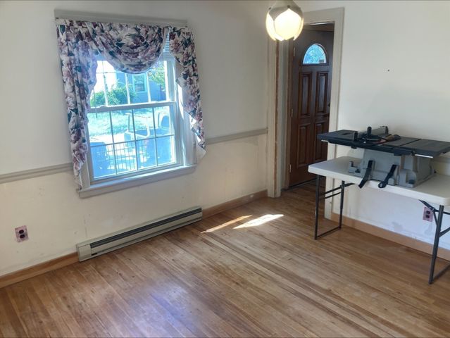 17 Clive St, Worcester, MA 01603