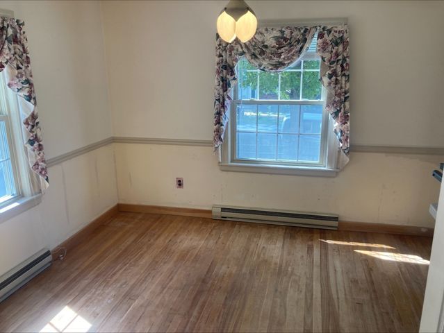 17 Clive St, Worcester, MA 01603