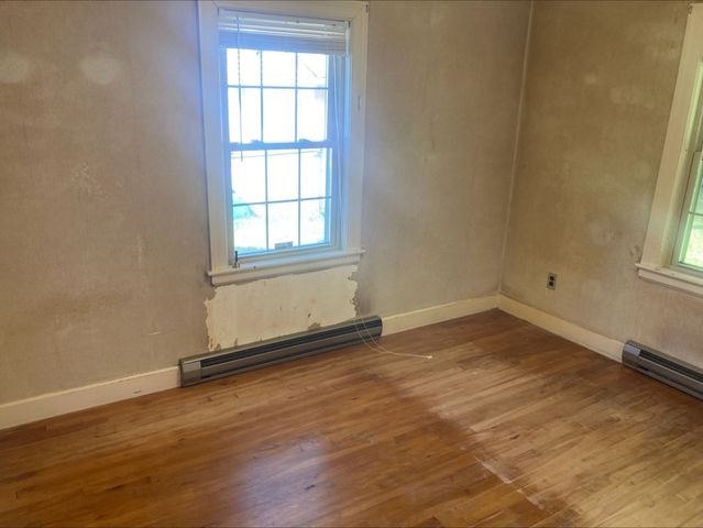 17 Clive St, Worcester, MA 01603