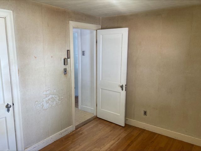 17 Clive St, Worcester, MA 01603