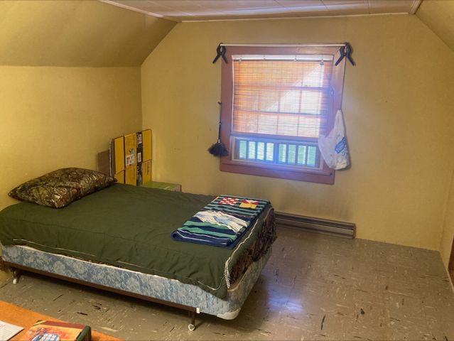 17 Clive St, Worcester, MA 01603
