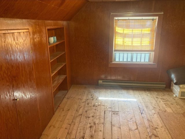 17 Clive St, Worcester, MA 01603