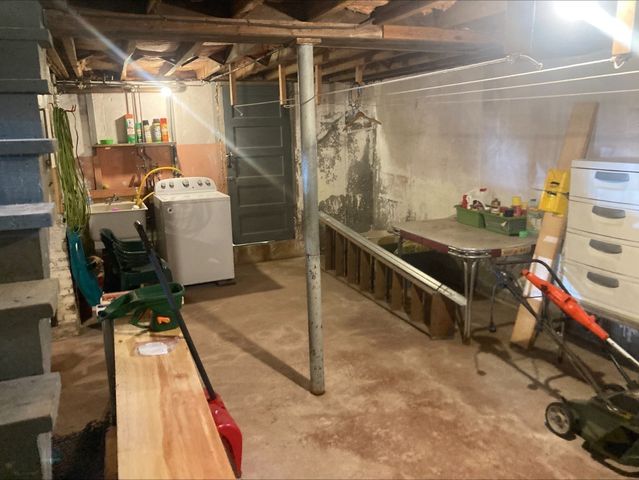 17 Clive St, Worcester, MA 01603