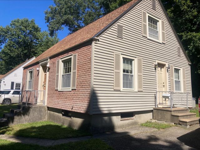 17 Clive St, Worcester, MA 01603
