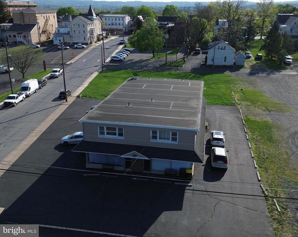 334 WASHINGTON ST, East Greenville, PA 18041