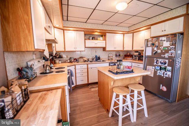 334 WASHINGTON ST, East Greenville, PA 18041