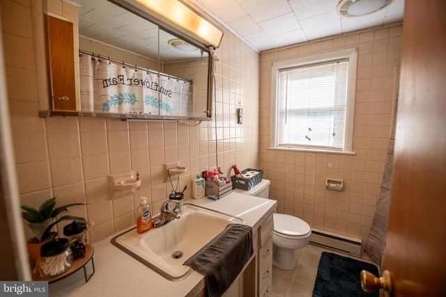 334 WASHINGTON ST, East Greenville, PA 18041