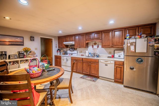 334 WASHINGTON ST, East Greenville, PA 18041