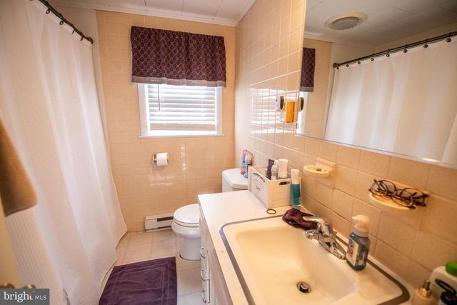 334 WASHINGTON ST, East Greenville, PA 18041