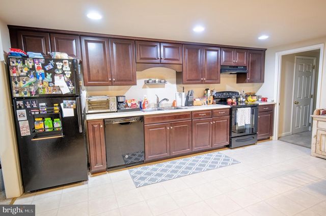 334 WASHINGTON ST, East Greenville, PA 18041