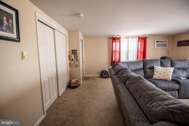 334 WASHINGTON ST, East Greenville, PA 18041