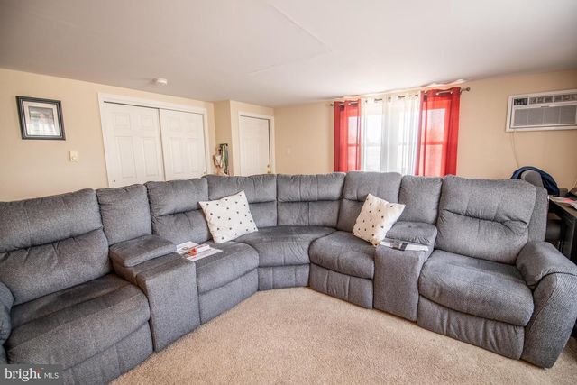 334 WASHINGTON ST, East Greenville, PA 18041