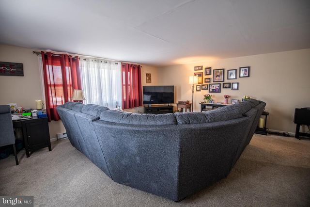 334 WASHINGTON ST, East Greenville, PA 18041