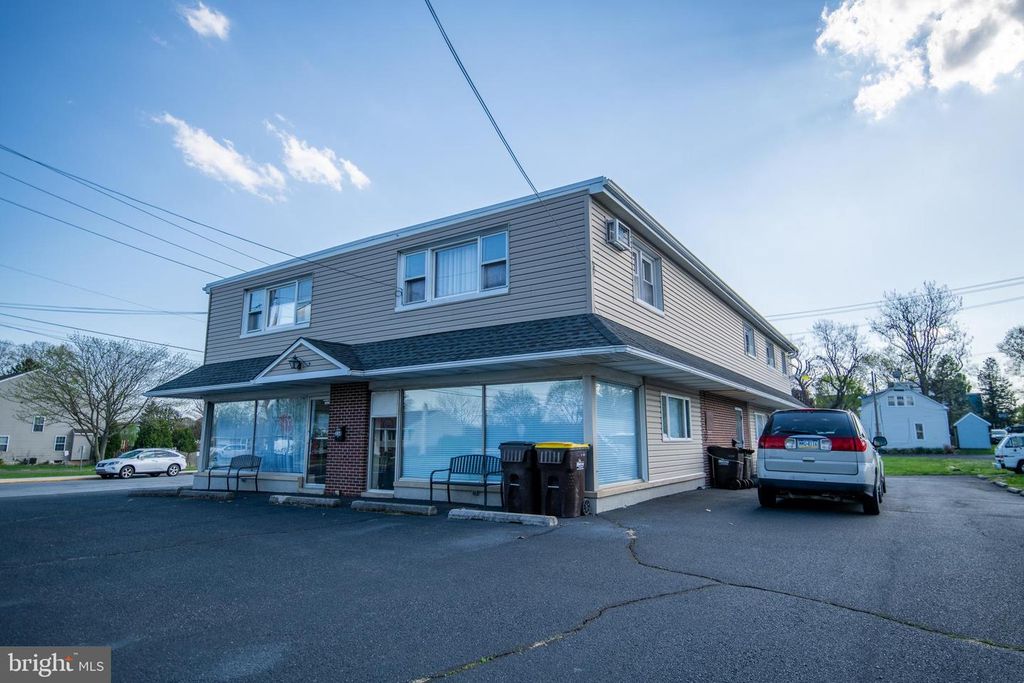 334 WASHINGTON ST, East Greenville, PA 18041