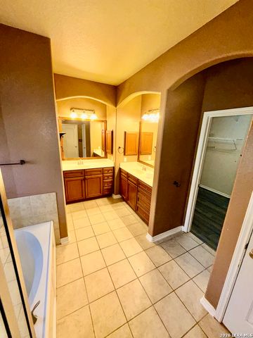 27910 George Obrien, San Antonio, TX 78260