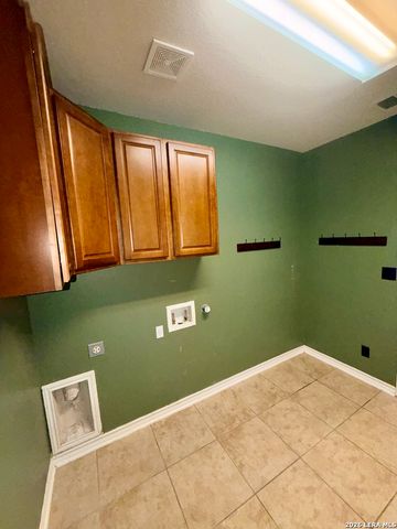 27910 George Obrien, San Antonio, TX 78260