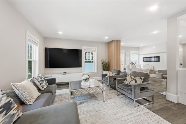 13 Leyden St, Medford, MA 02155