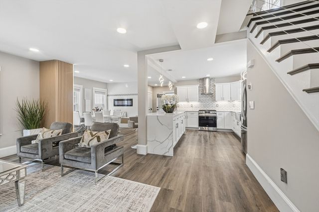 13 Leyden St, Medford, MA 02155