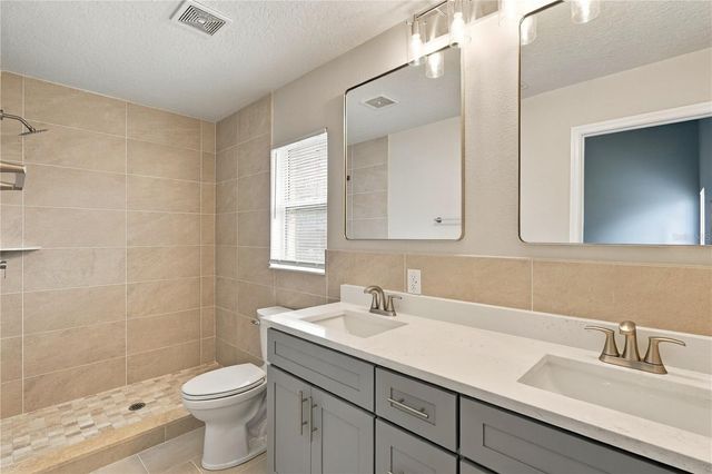 941 VINDALE ROAD, Tavares, FL 32778
