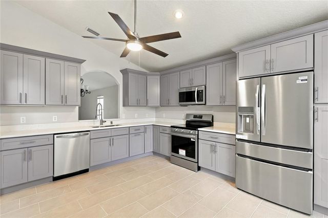 941 VINDALE ROAD, Tavares, FL 32778