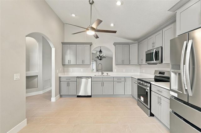 941 VINDALE ROAD, Tavares, FL 32778