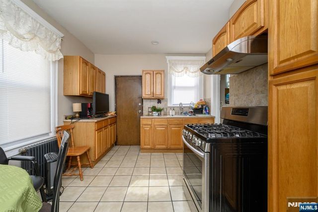 24 23rd Street, East Orange, NJ 07017