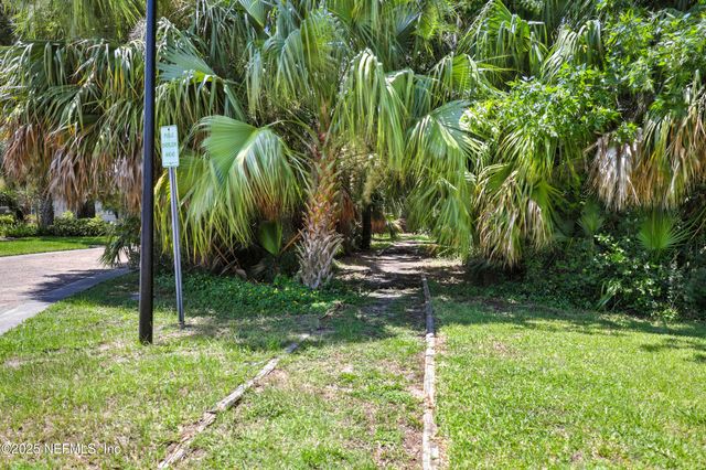 1833 KINGS Court, Jacksonville Beach, FL 32250