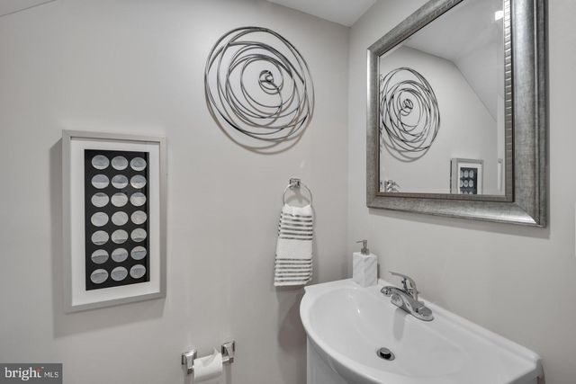 4227 EDSON PL NE, Washington, DC 20019