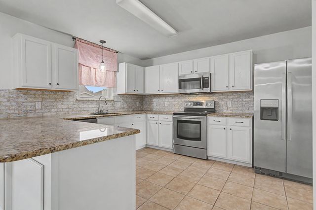 5016 Meridian Lane, Fort Worth, TX 76244