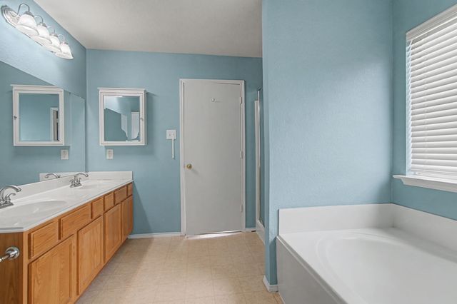 5016 Meridian Lane, Fort Worth, TX 76244