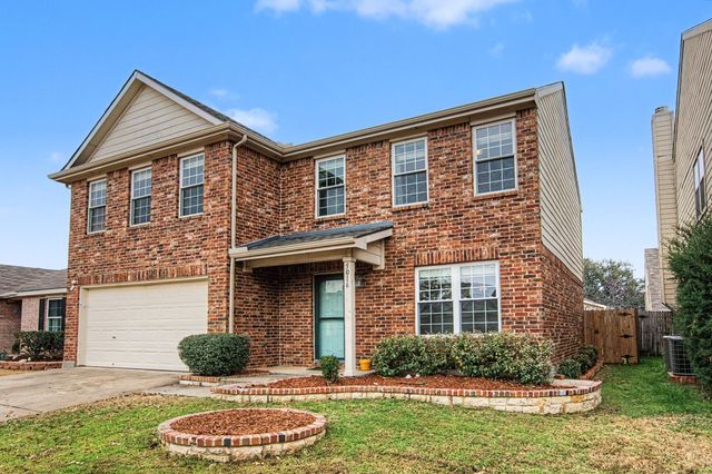 5016 Meridian Lane, Fort Worth, TX 76244