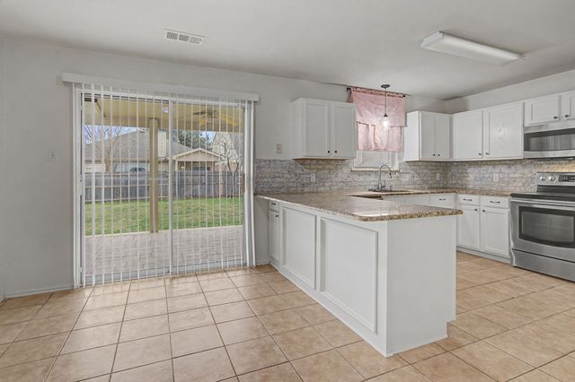 5016 Meridian Lane, Fort Worth, TX 76244