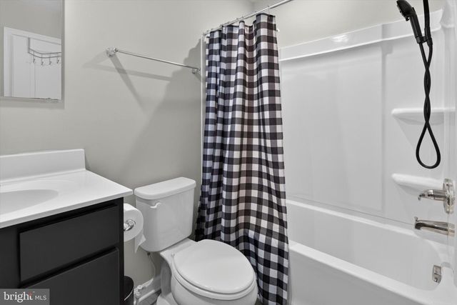 25 MULBERRY LN, Clementon, NJ 08021