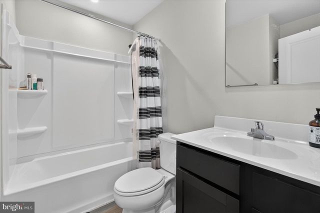 25 MULBERRY LN, Clementon, NJ 08021