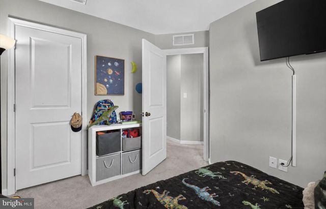 25 MULBERRY LN, Clementon, NJ 08021