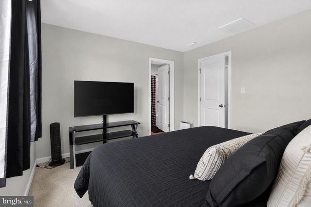 25 MULBERRY LN, Clementon, NJ 08021