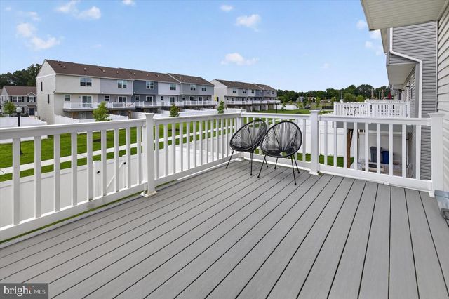 25 MULBERRY LN, Clementon, NJ 08021