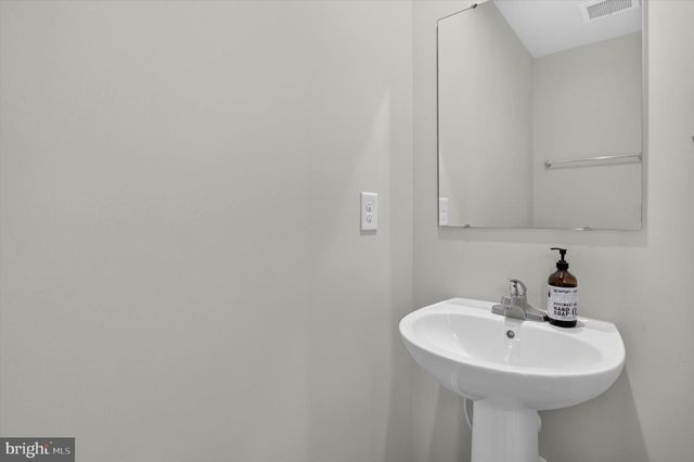 25 MULBERRY LN, Clementon, NJ 08021