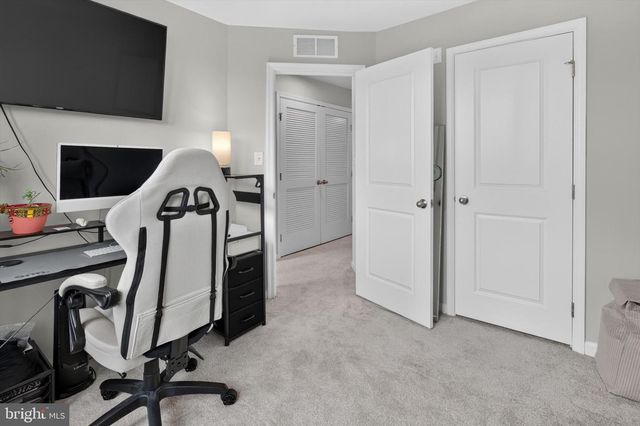 25 MULBERRY LN, Clementon, NJ 08021
