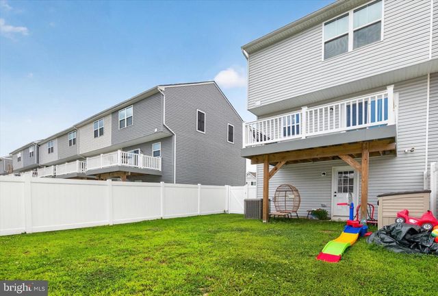 25 MULBERRY LN, Clementon, NJ 08021