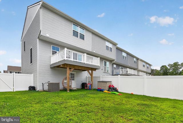 25 MULBERRY LN, Clementon, NJ 08021