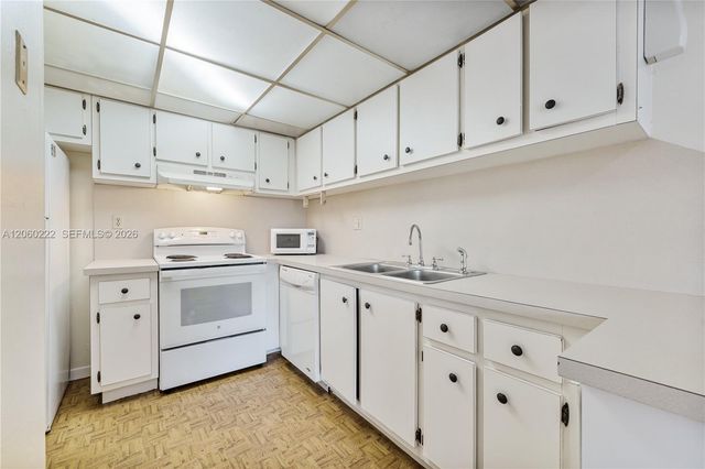 14250 SW 62nd Street 521, Miami, FL 33183
