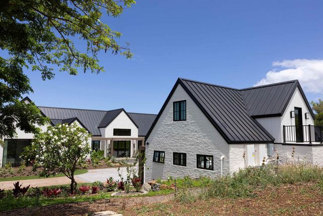 325 Hokiokio Pl, Lahaina, HI 96761