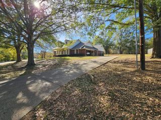 2001 Ventureview Street, Palestine, TX 75803