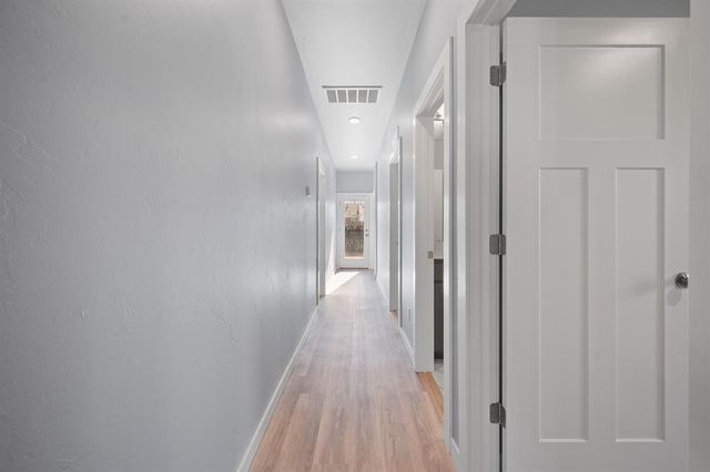 524 E Grumann Street, Midwest City, OK 73110