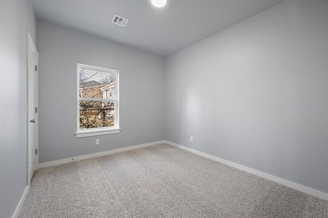 524 E Grumann Street, Midwest City, OK 73110