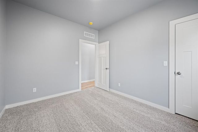 524 E Grumann Street, Midwest City, OK 73110