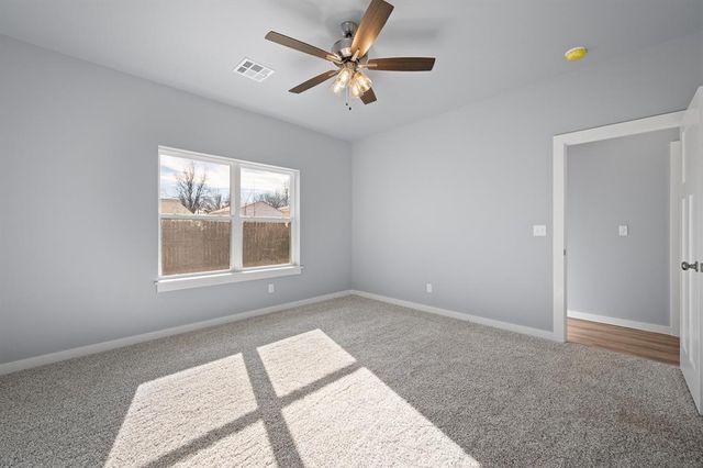 524 E Grumann Street, Midwest City, OK 73110