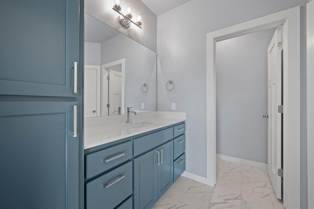 524 E Grumann Street, Midwest City, OK 73110