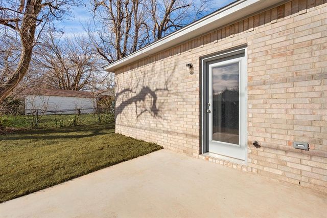 524 E Grumann Street, Midwest City, OK 73110